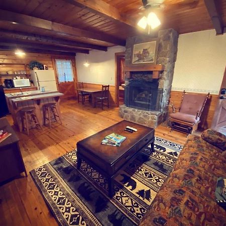 Cozy Cabin At Bear Mountain Log Cabins 尤里卡斯普林斯 外观 照片