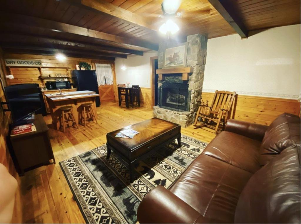 Cozy Cabin At Bear Mountain Log Cabins 尤里卡斯普林斯 外观 照片